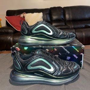 NIKE Airmax 720 “Throwback Future” Sneakers